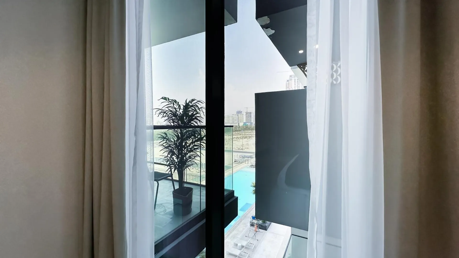 Trophy - Stardust Sanctum Suites W Pool View In Heart Of Jvc Dubai Apartment