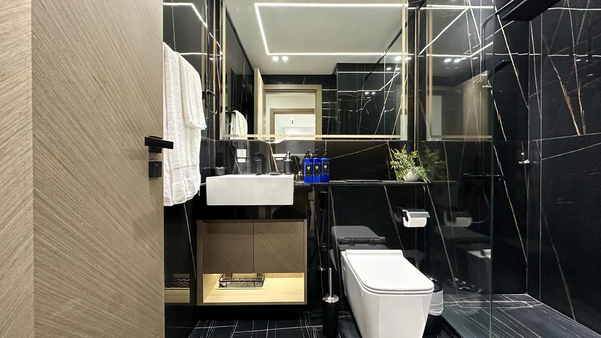 Trophy - Stardust Sanctum Suites W Pool View In Heart Of Jvc Dubai