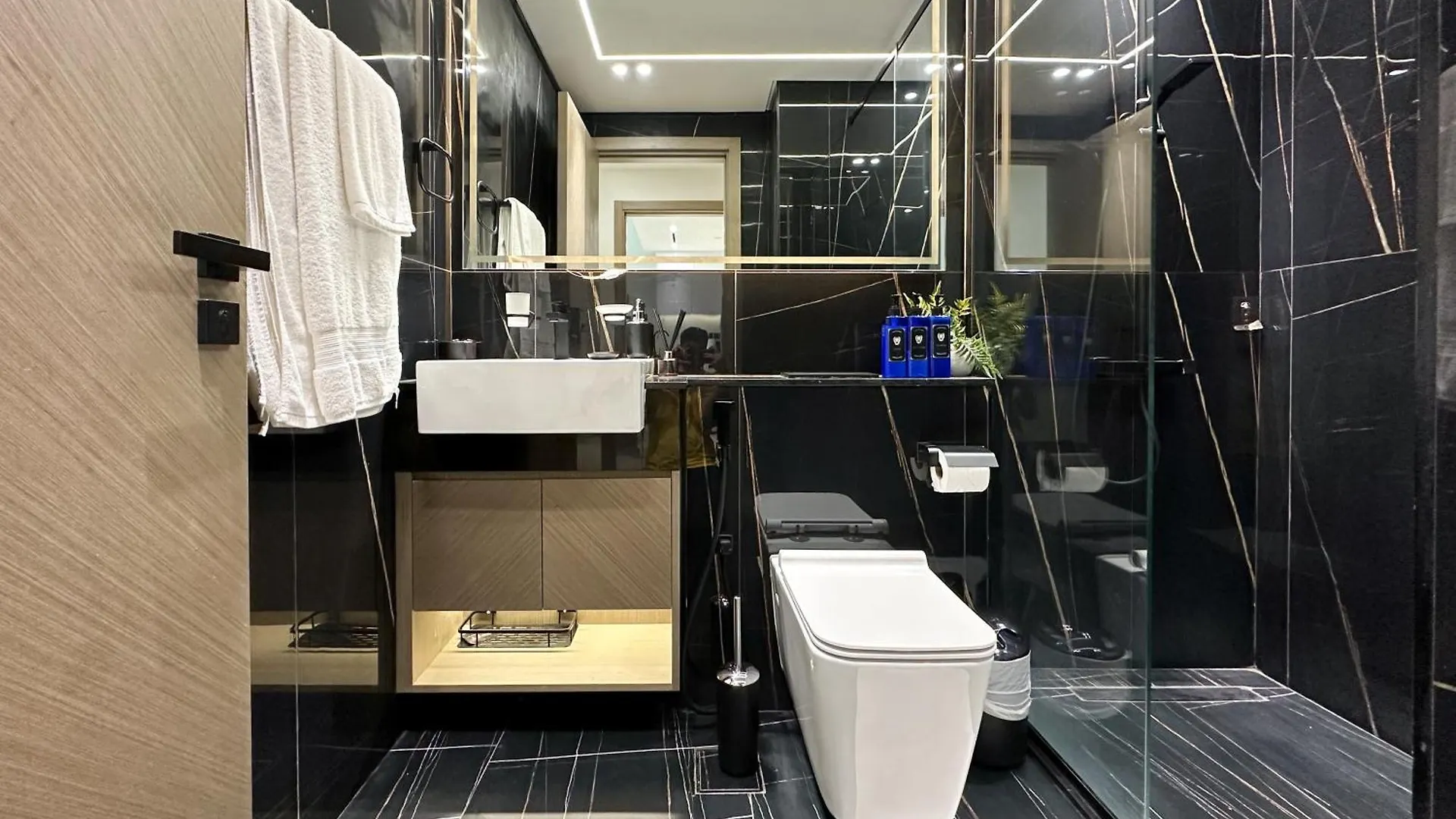 Trophy - Stardust Sanctum Suites W Pool View In Heart Of Jvc Dubai