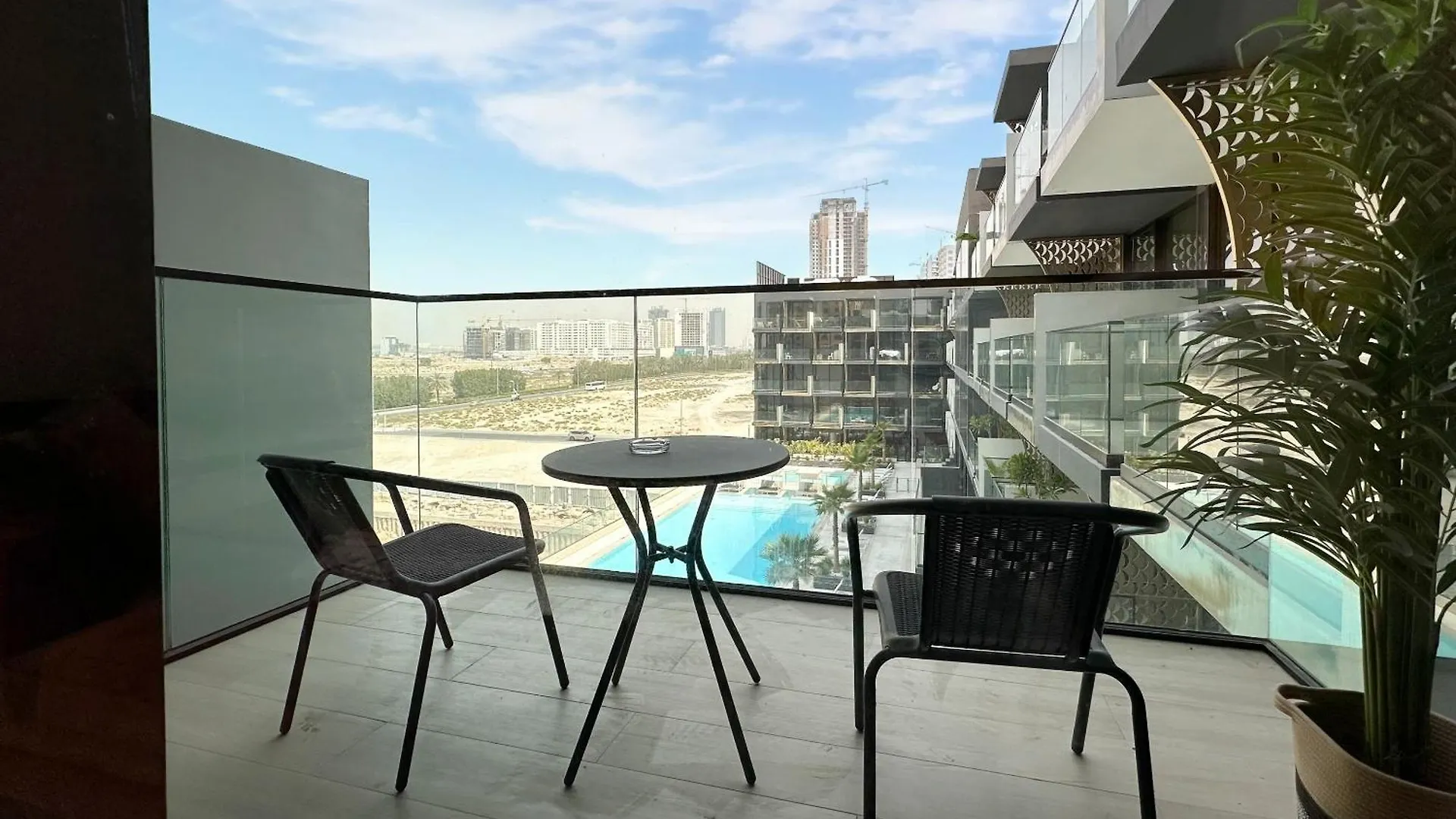 Trophy - Stardust Sanctum Suites W Pool View In Heart Of Jvc Dubai